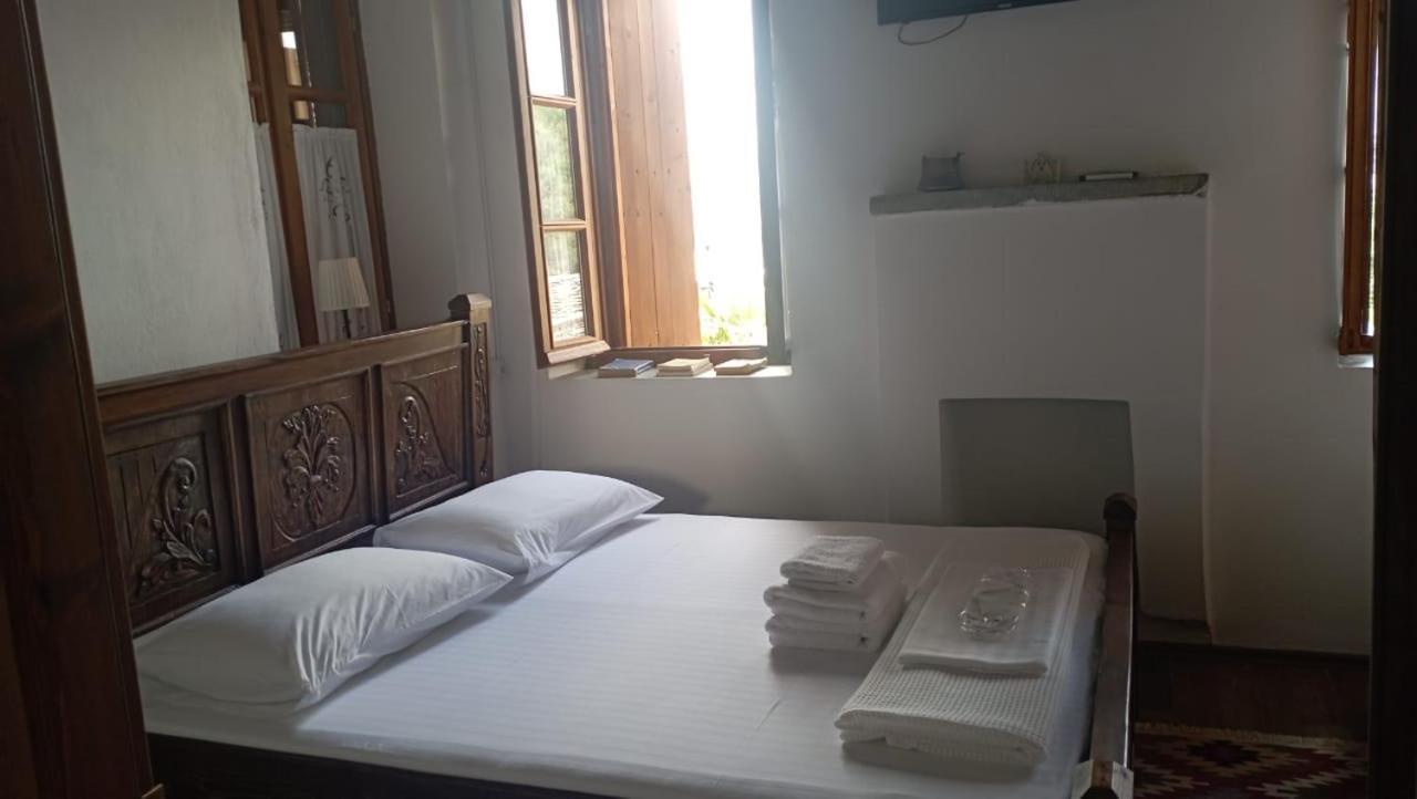 Silver Hill Guesthouse Gjirokastër Habitación foto