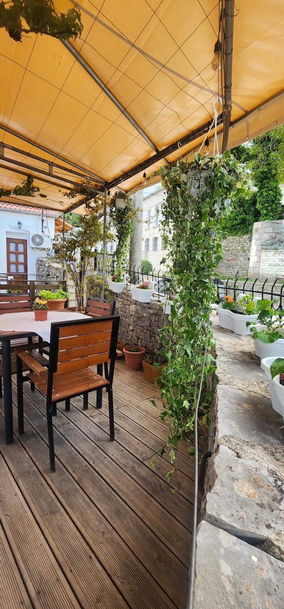 Silver Hill Guesthouse Gjirokastër Exterior foto